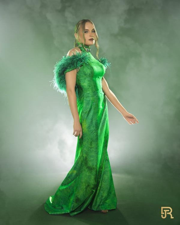 فستان أخضر من الريش بدون أكمام