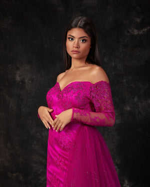 فستان سهرة فوشيا مكشوف الكتفين