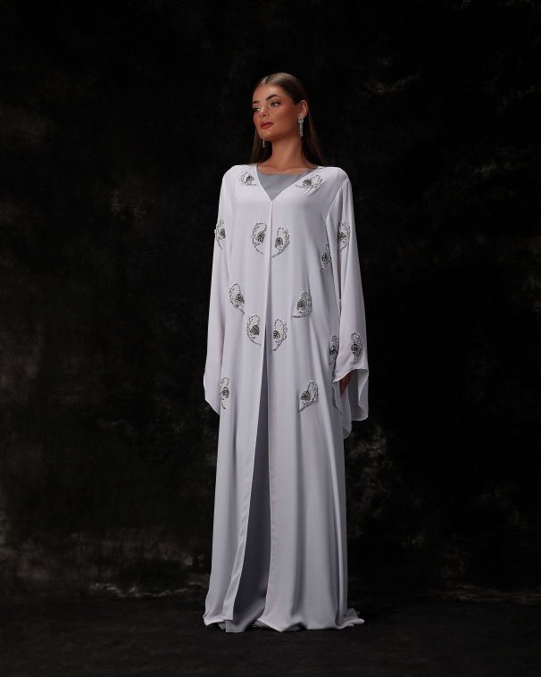 عباية بيضاء