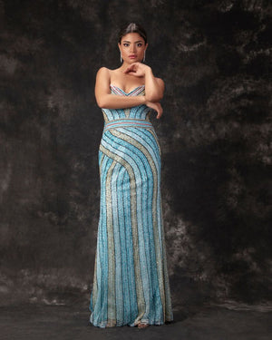 فستان أزرق مظلل بدون حمالات