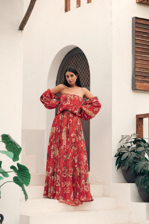 طقم من قطعتين تنورة وقميص بأكمام