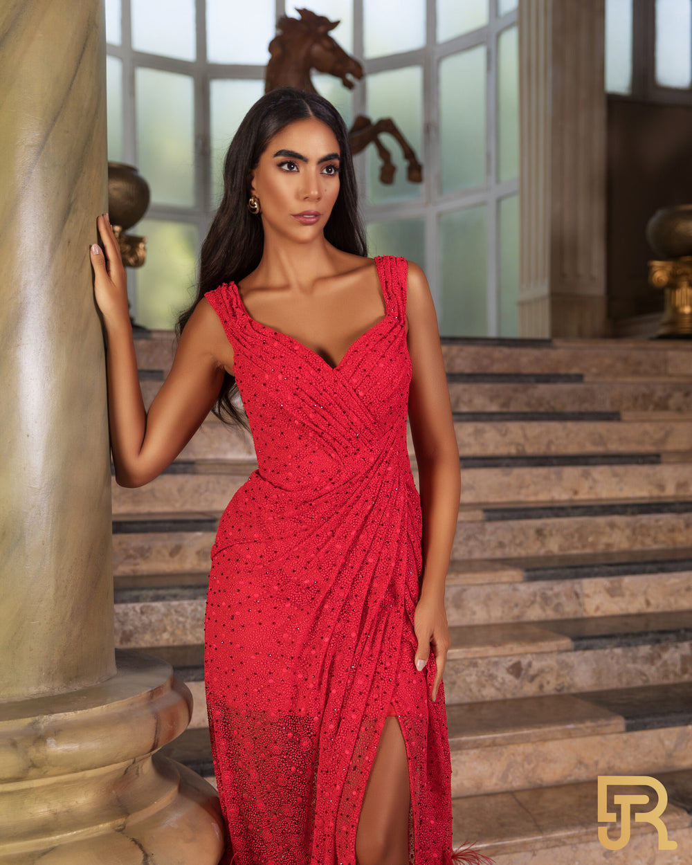 فستان أحمر راقي