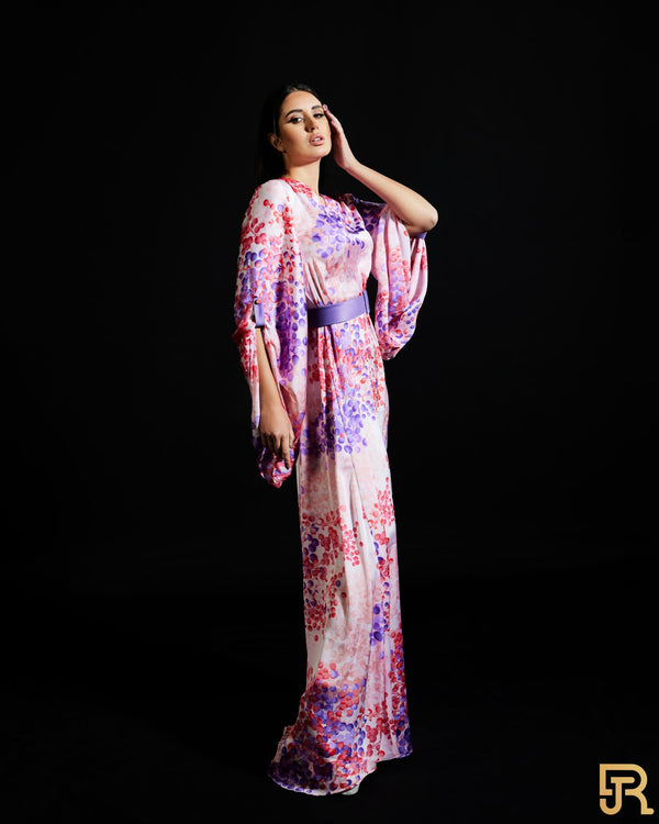 ملابس عربية حريرية