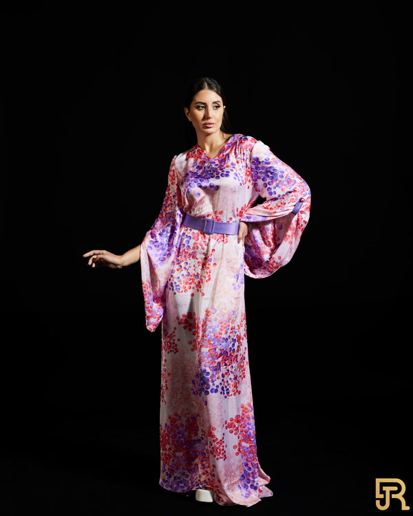 ملابس عربية حريرية