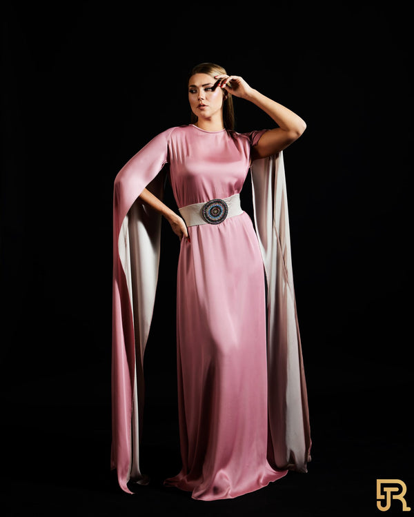 جلابية مطرزة بالحرير مع فستان