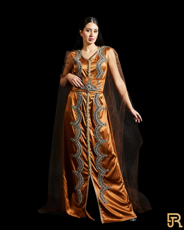 فستان مخملي مطرز