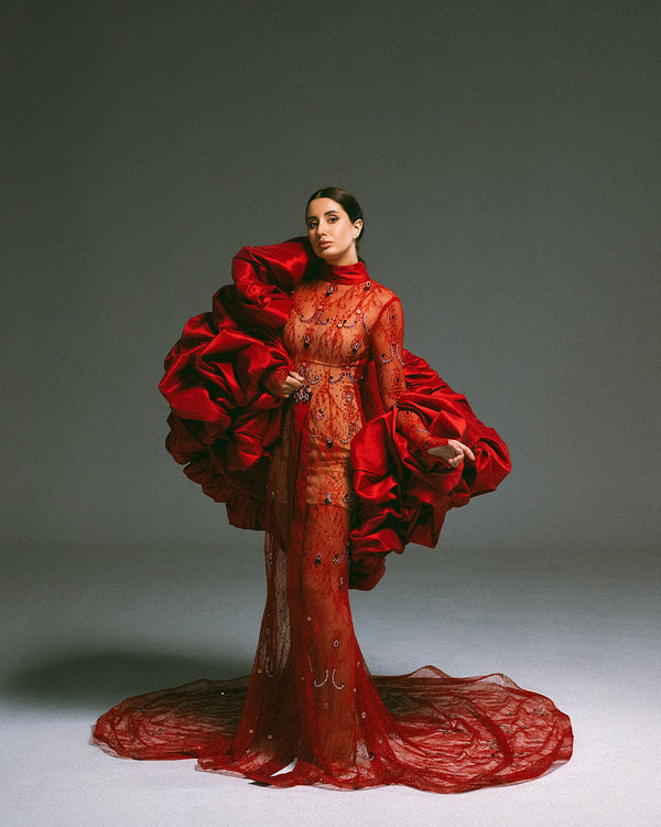 Embroidered dress in dental fabric with tefetta cap