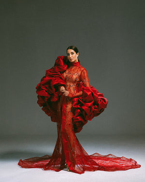 Embroidered dress in dental fabric with tefetta cap