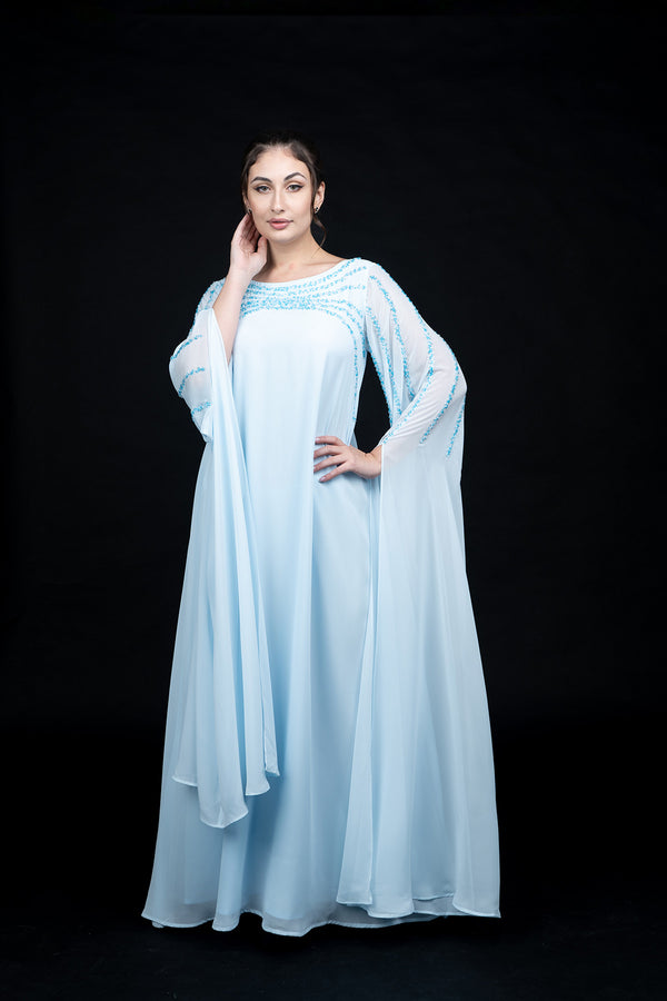 جلابية زرقاء فاتحة مطرزة بالحرير