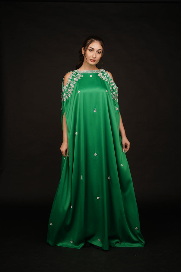 فستان حريري أخضر